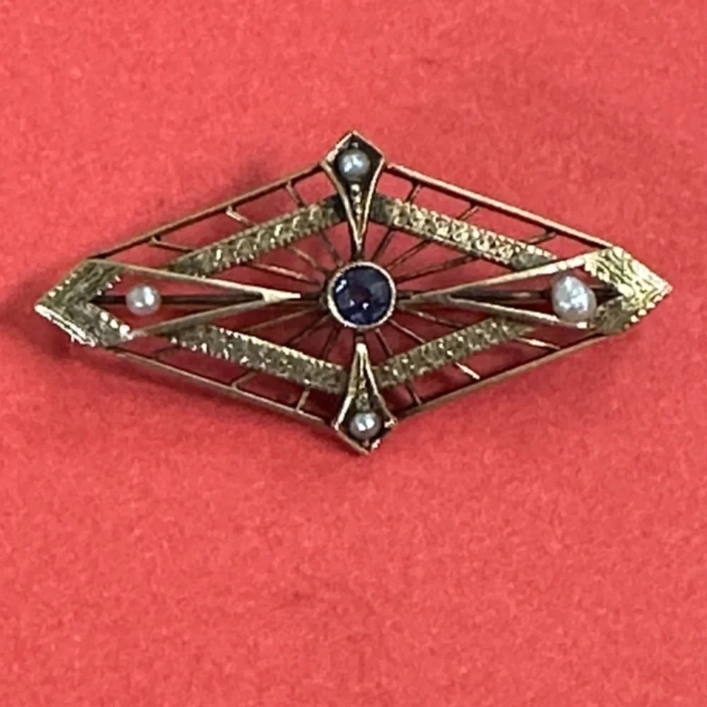 Vintage 14k real solid Gold and Blue Topaz Pearls Gem Brooch